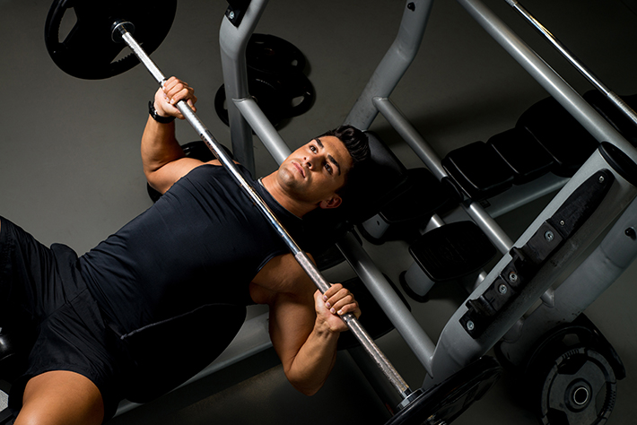 Incline Bench Press’te Ustalaş Kaldırdığın Ağırlığı 20 kg Artır